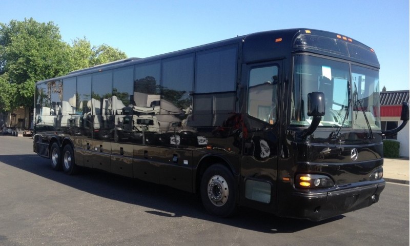 Limo Bus With Bathroom exterior